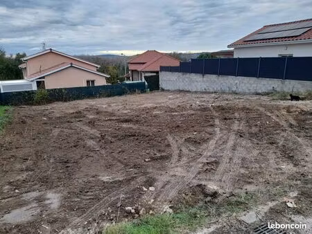 terrain à vendre à bourgoin-jallieu 373 m²