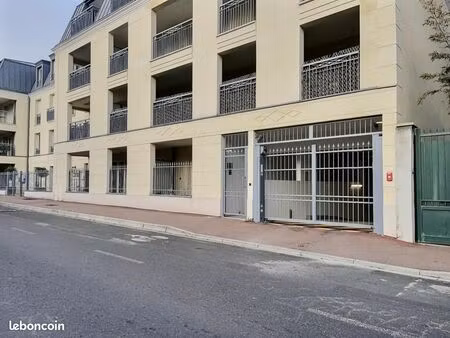 parking 22 m² antony