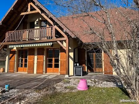 vend villa jura pays des lacs