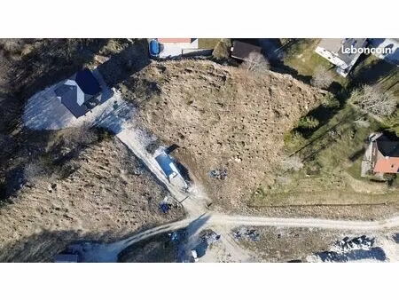 terrain viabilisé 2 210 m²