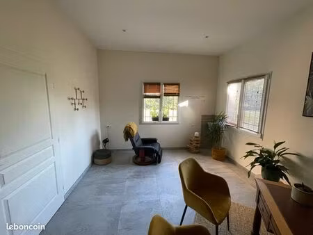 location bureau paramédical