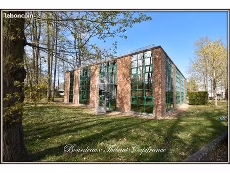 bureaux 2 400 m²