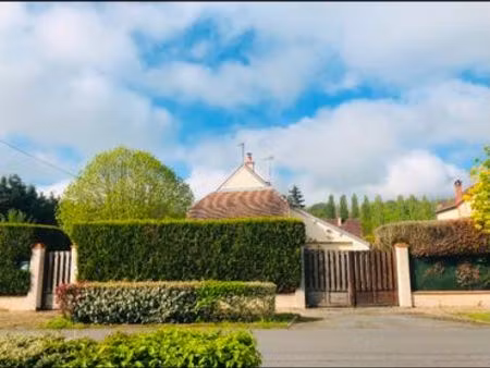 propriété 6 pièces avec dépendance et piscine