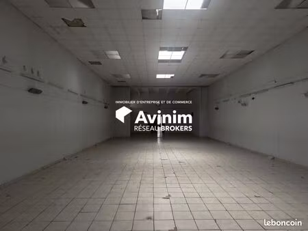 local 853 m² saint-denis