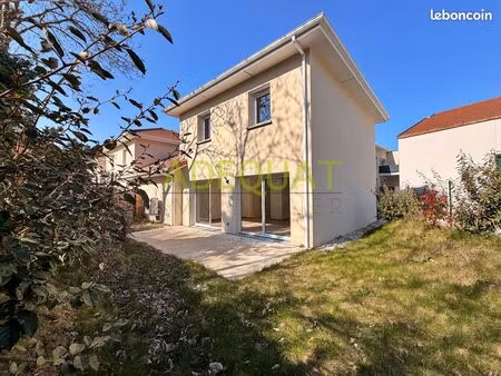 maison 4 pièces 93 m²