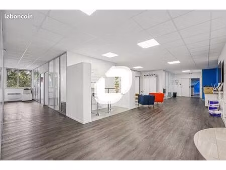 bureau 293 m²