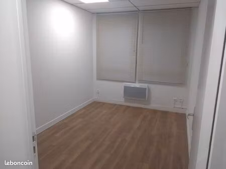 bureaux evry 23m² - direct particulier - toutes charges incluses