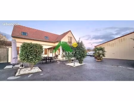 propriété 5 pièces 95 m²