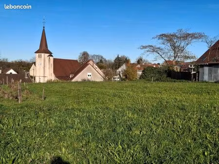 terrain 4 235 m² sampans