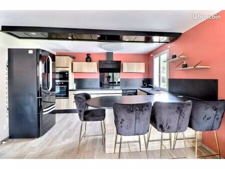 appartement 3 pièces 65m² avec piscine