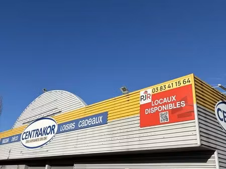 local commercial 1500 m² laxou