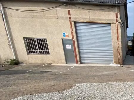 local / dépôt 120 m2