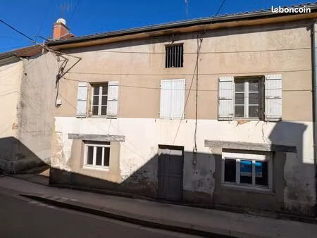 maison de village 1 pièce 137 m²