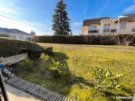 dans résidence calme  appartement f3  74m2