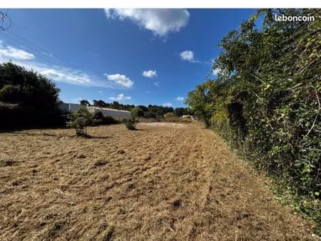 terrain 900m2 au calme 5 minutes de la plage