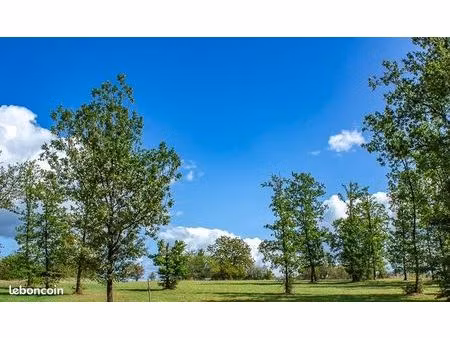 terrain constructible  viabilisé 46700 mauroux