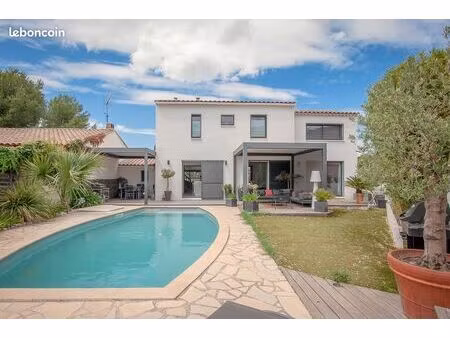 maison piscine electricite compris