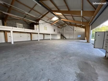 entrepôt  atelier 625 m² ustaritz