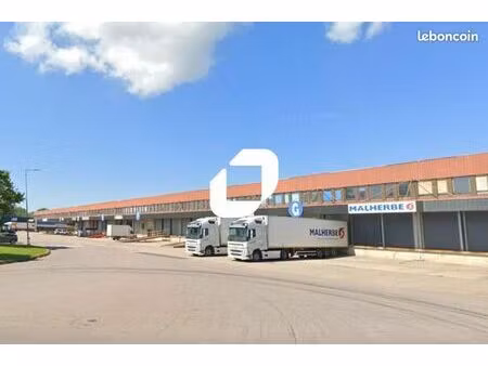 local d'activité 6 083 m²