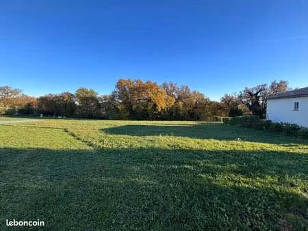 terrain 1 564 m² saint clar