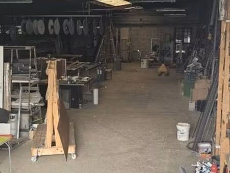 location local industriel