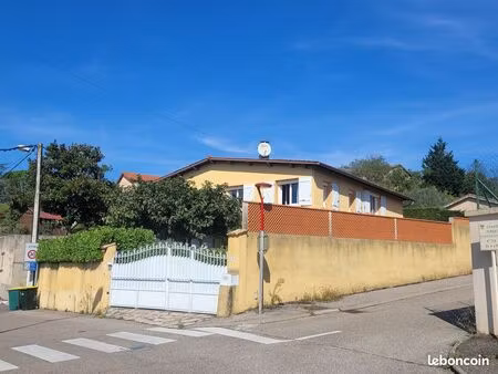 ? grande maison familiale -8 pièces – 5 chambres – terrain plat 772 m² – cave voutée – pro