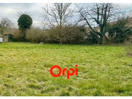 terrain 1 200 m² frontonas