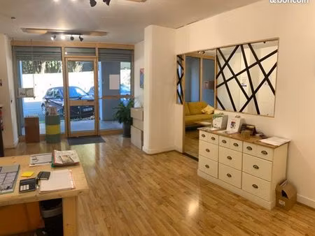 local bureaux/commerce 67m2 avec parking