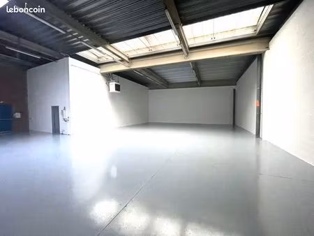 local d'activité 389 m²