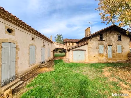 bel ensemble de 2 bâtisses à restaurer