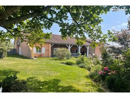 maison 8 pièces 375 m²