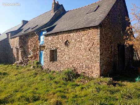bâtisse en pierres à rénover