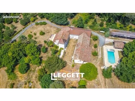 maison 10 pièces 380 m²