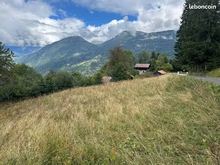 joli terrain de 2150m2 constructibles avec vue sur le mont blanc
