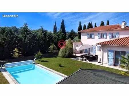 maison 5 pièces 215 m²