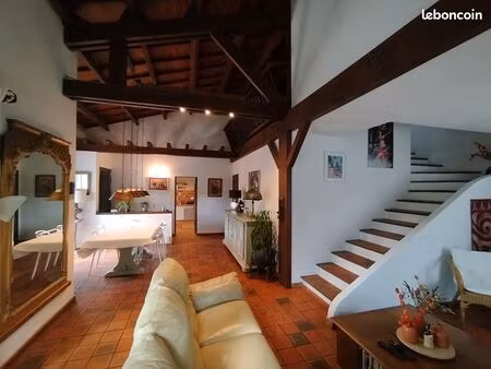 villa 5 pièces 150 m²