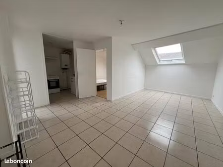 nangis - appartement f2 - 34 m² - avec 1 place de parking