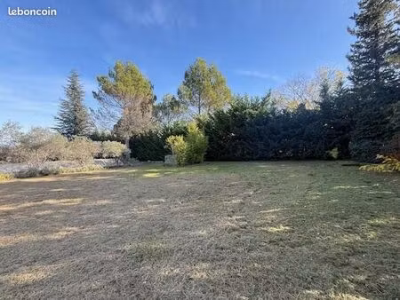 terrain 1 088 m² robion