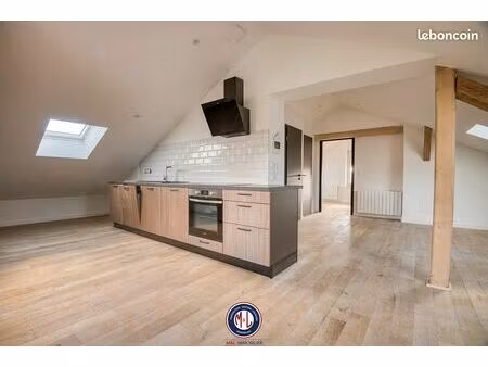 appartement 2 pièces 81 m²