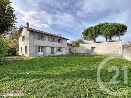 pavillon 6 pièces 240 m²