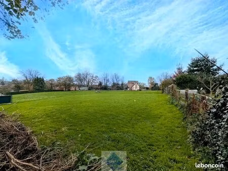 terrain 1640 m² étalondes