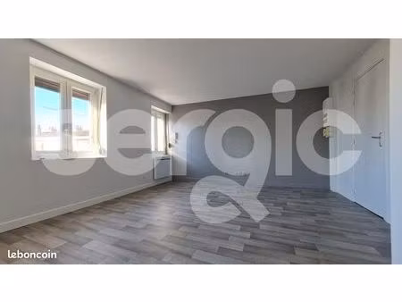 studio 1 pièce 27 m²