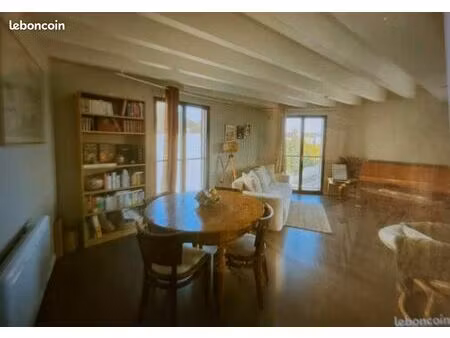 duplex t4 proche de la place de l'etape