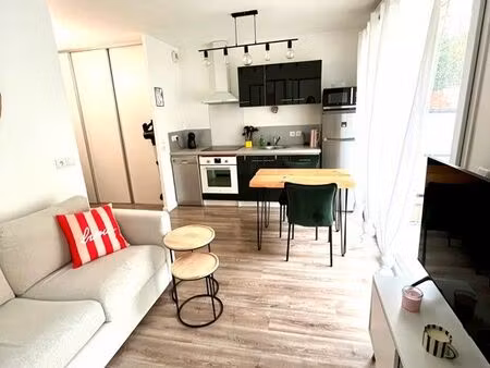 t1 bis terrasse et parking