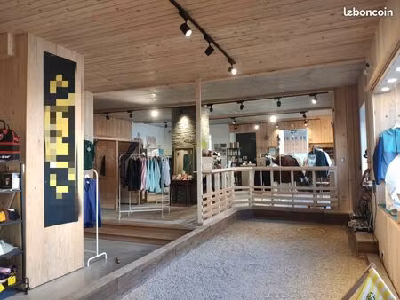 local commercial 150 m2