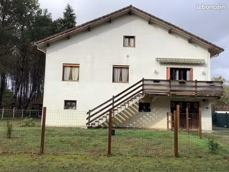 maison individuelle 300 m2 sous sol compris