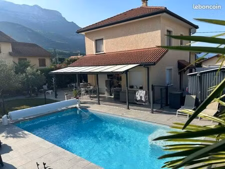 maison 3 chambres avec piscine