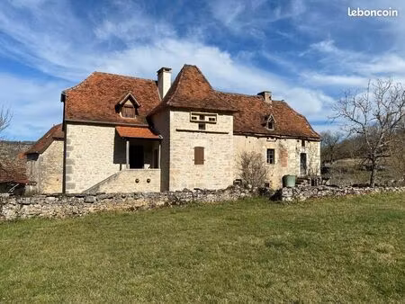 propriété 100 m² marcilhac-sur-célé