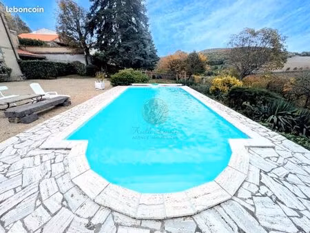 chateau 10 pièces 470 m²