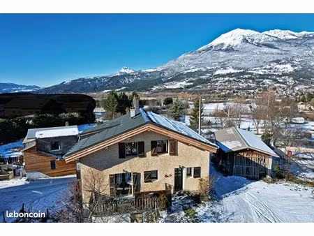 propriété en production maraîchère/ppam en agri bio et camping à la ferme/locations saison